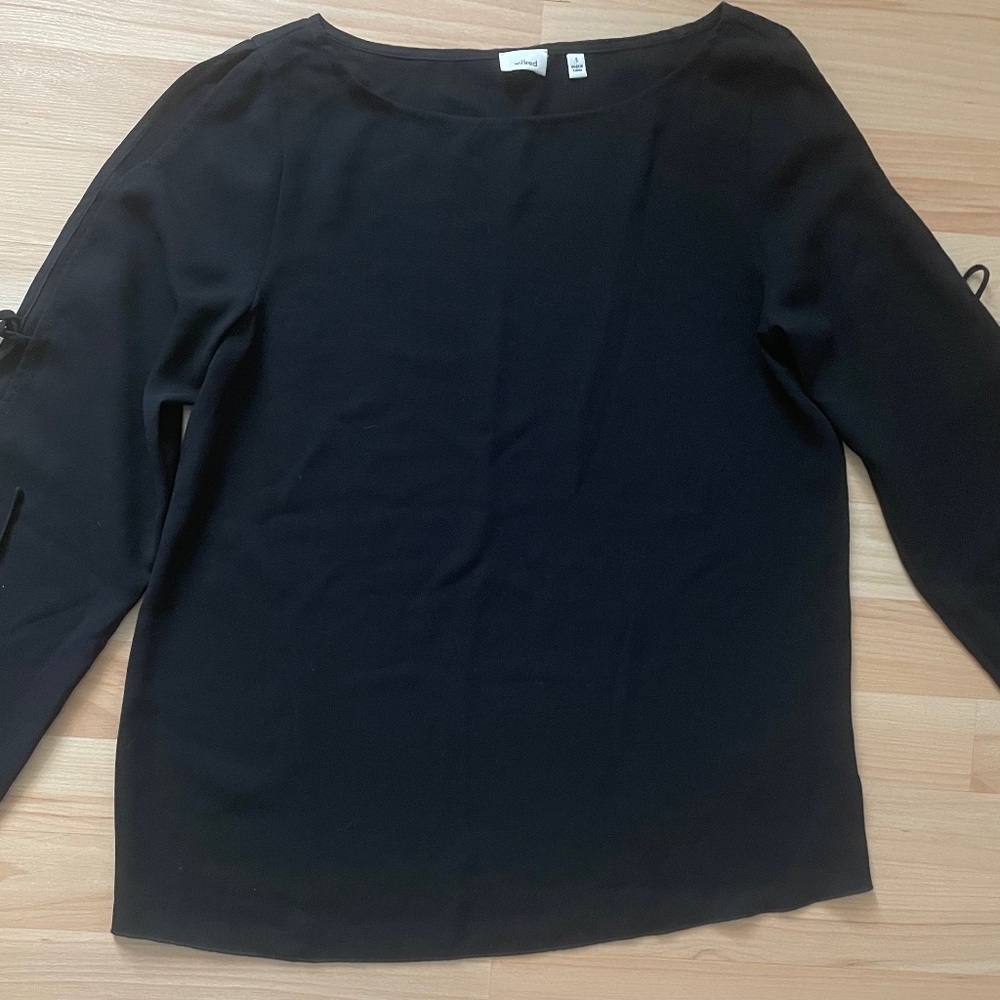 Tie sleeve top